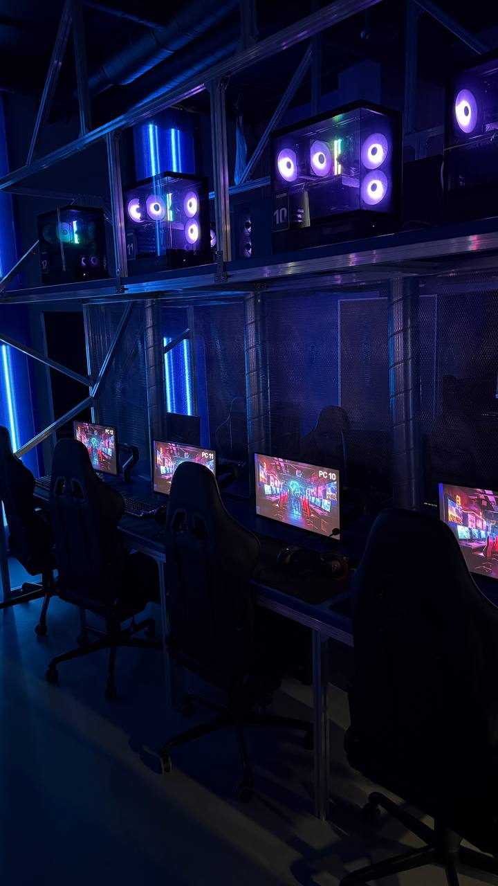 Стеллаж с ПК 10-12 и LED лентами